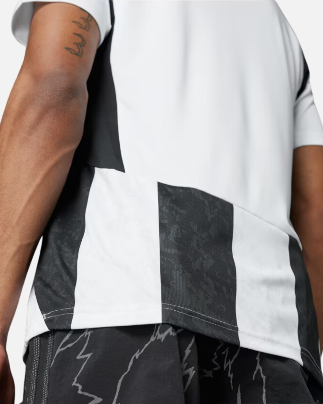 Maillot Domicile Juventus 2024/2025 - Noir/Blanc
