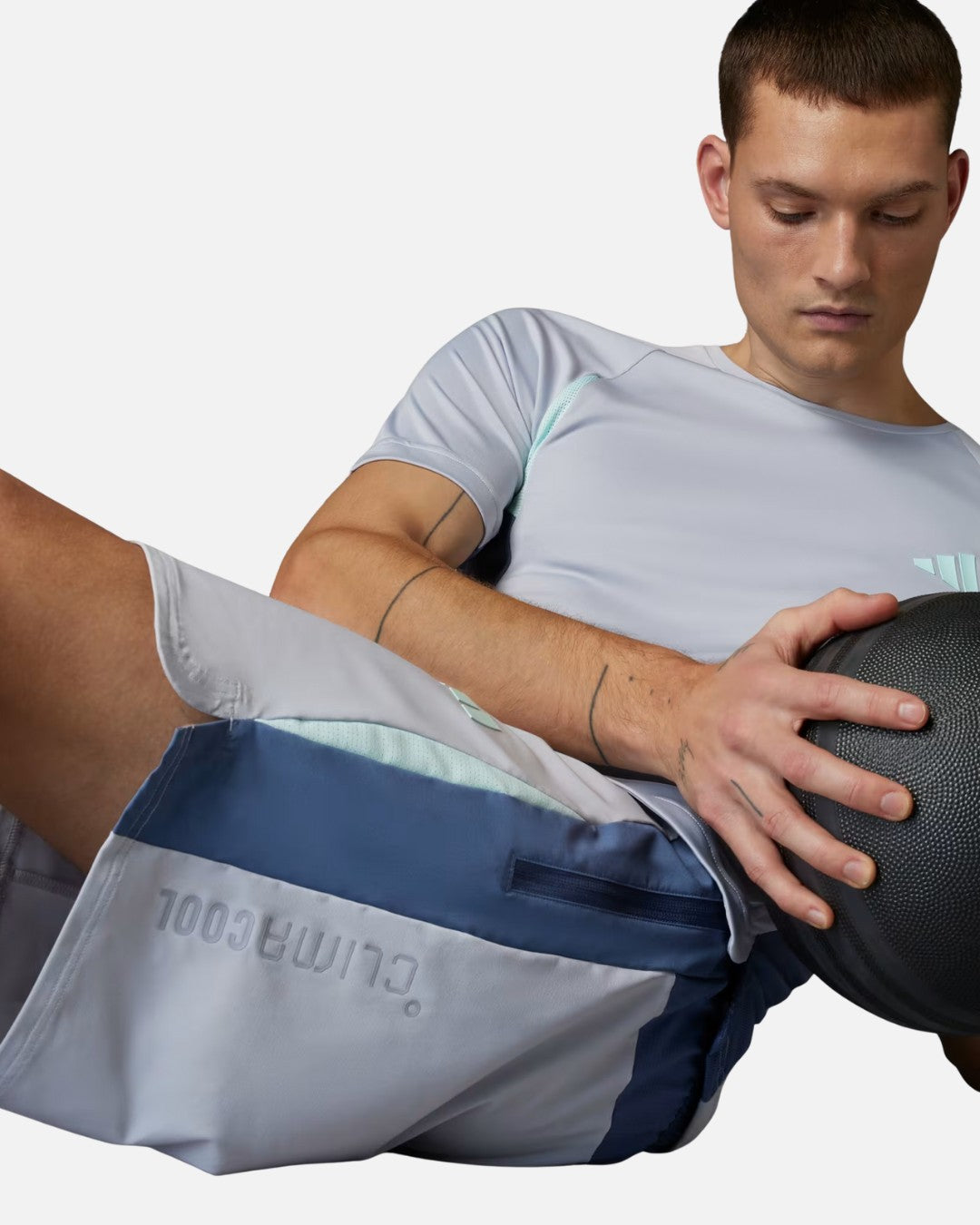 Short Adidas Tech Apparel Colorblock - Gris/Bleu